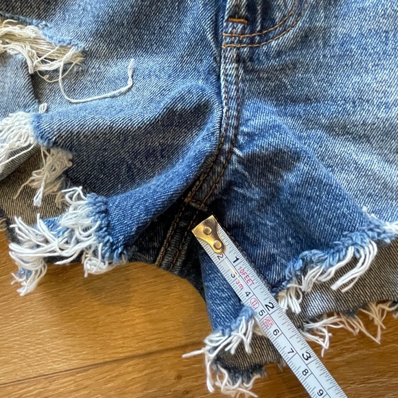 Abercrombie High Rise Mom Shorts. New Without Tags. 25 - Picture 5 of 8